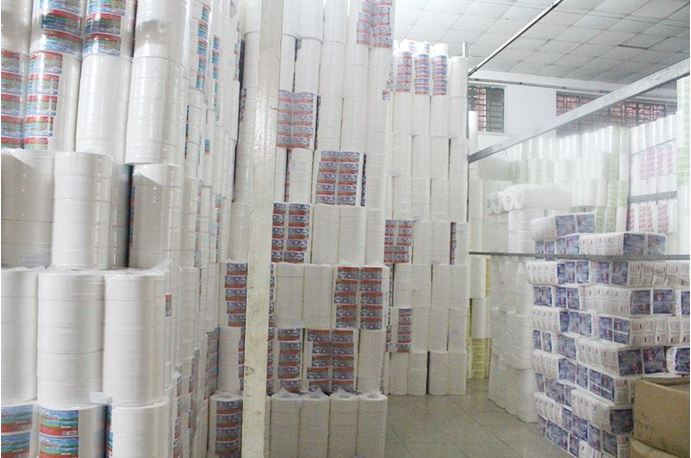 Kho giấy vệ sinh tại nhà máy sản xuất giấy Thế Giới Giấy
